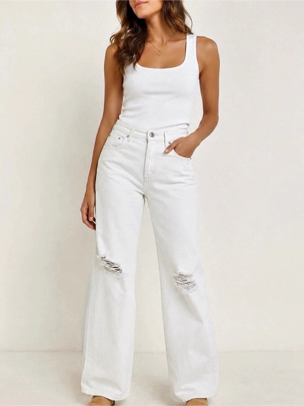 Pilcro Distressed Wide Leg Jeans in White
Size 30